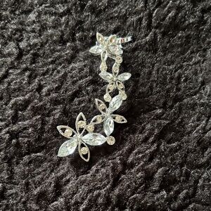 Elegant Silver Floral Drop Earring